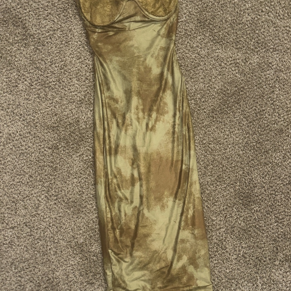 Elegant Gold Tie-Dye Dress